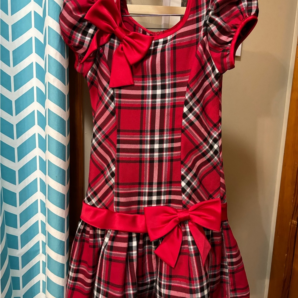 Adorable red plaid child size 10 holiday dress.